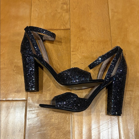 Betsey Johnson sparkly heels - Picture 5 of 7